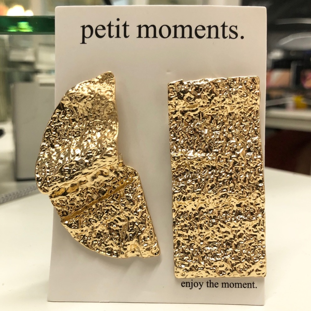 Petit Moments Gold Crinkle Earrings